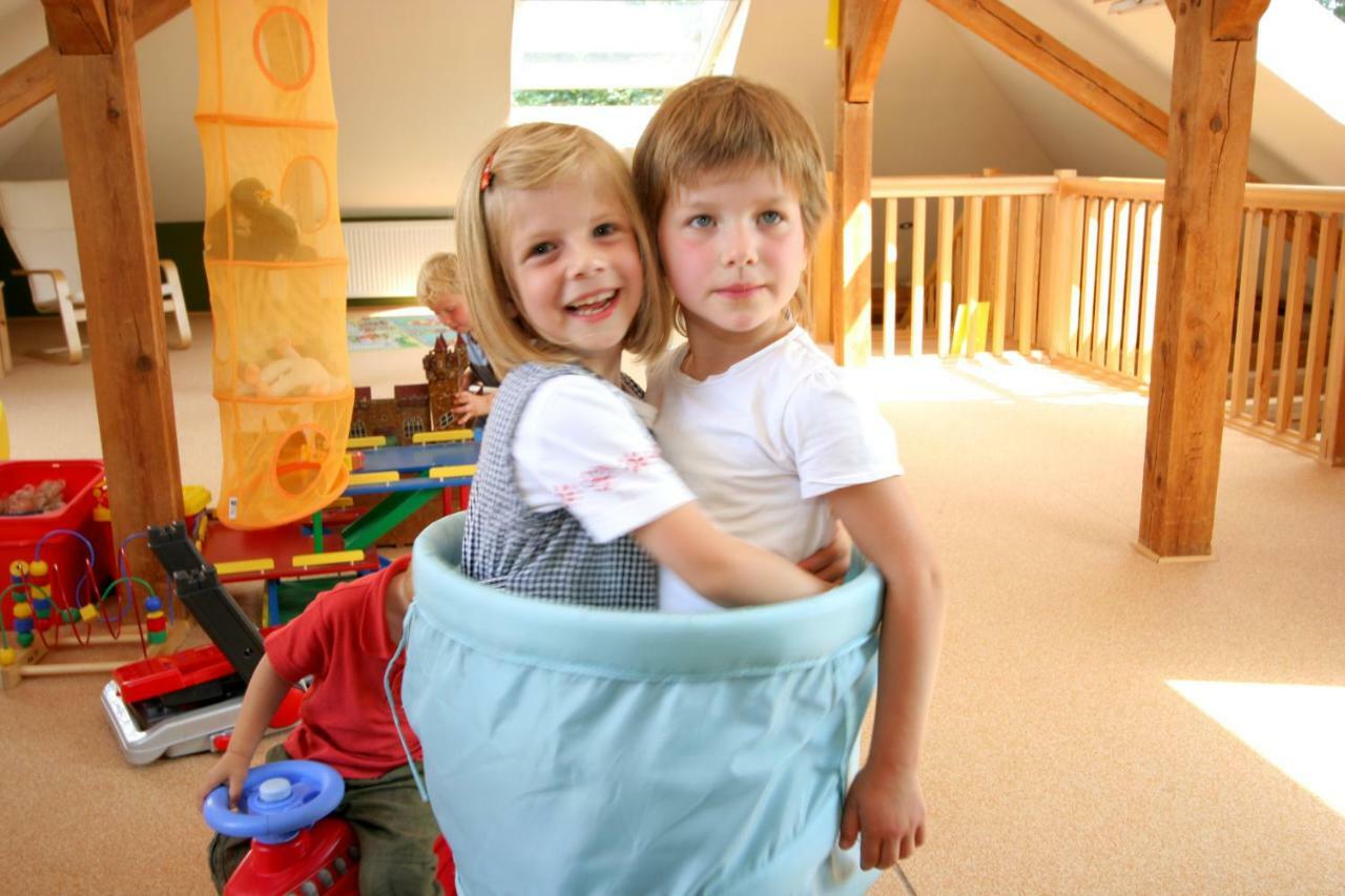Familien- Und Freizeithotel Gutshaus Petkus エクステリア 写真
