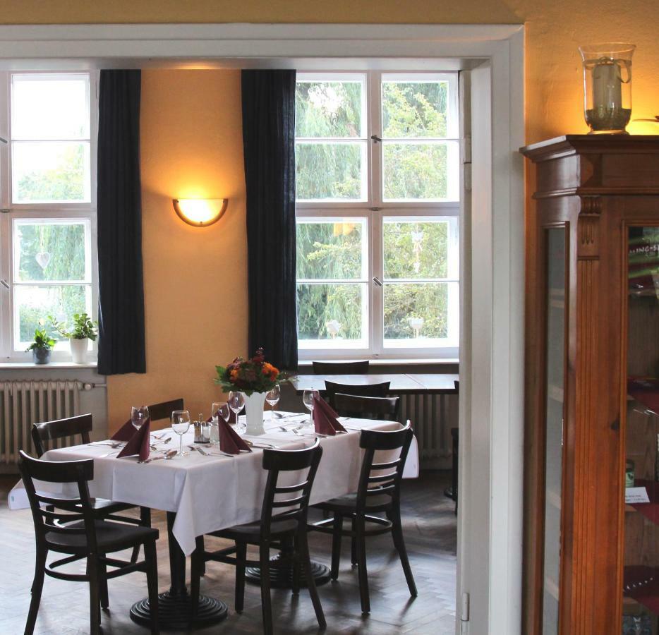 Familien- Und Freizeithotel Gutshaus Petkus エクステリア 写真